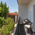 Awesome Home In Posedarje With Wifi Casa vacanze *
