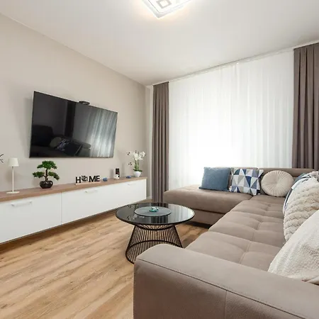 2 Bedroom Beautiful In Tatil Evi *