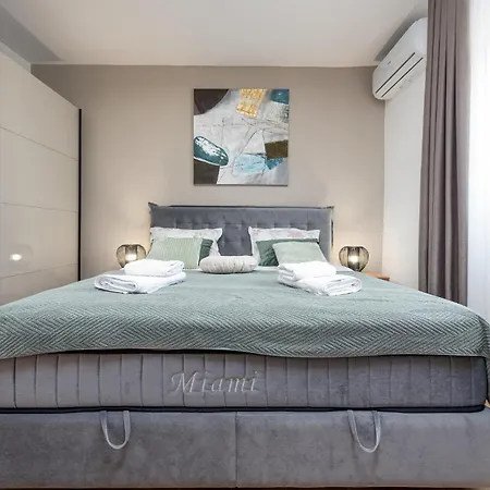 2 Bedroom Beautiful In Tatil Evi *