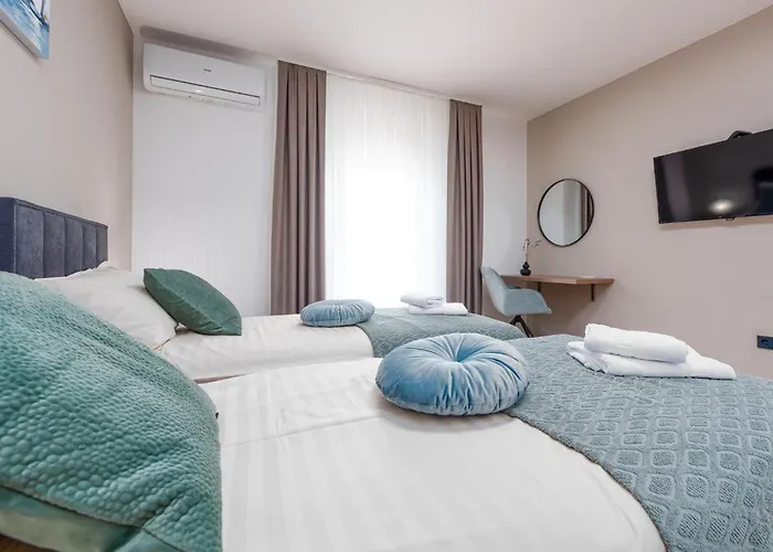 2 Bedroom Beautiful In *