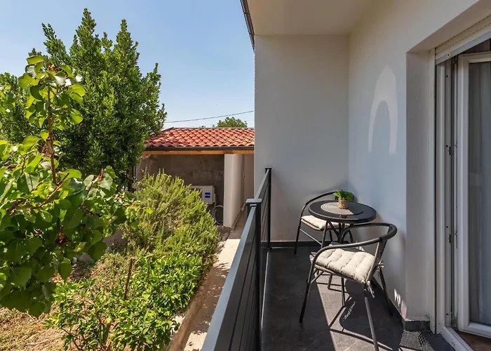 2 Bedroom Beautiful In Hébergement de vacances *