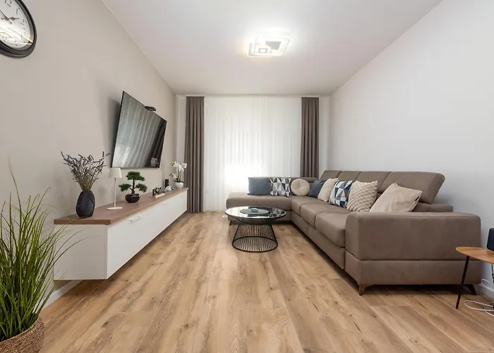 בית נופש 2 Bedroom Beautiful In פוסדריה