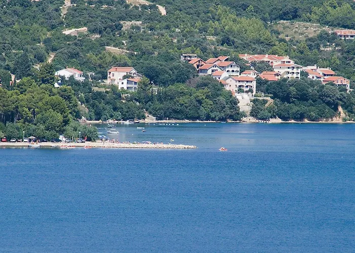 2 Bedroom Beautiful In Дом отдыха