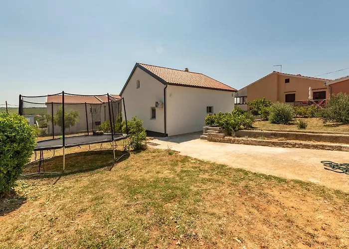 2 Bedroom Beautiful In Vikendica Posedarje