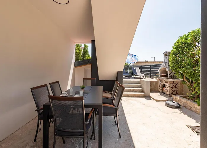 2 Bedroom Beautiful In *